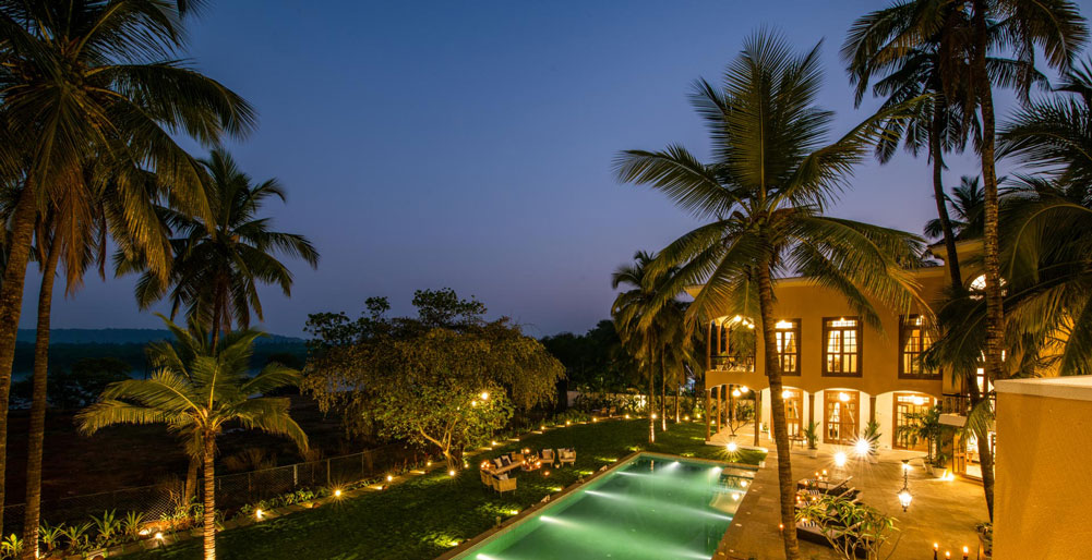 Estate Alta de Palmeira - Villa view at night